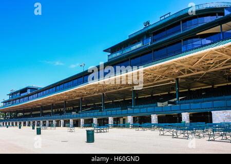 Der Ost-Tribüne bei Keeneland Rennbahn in Lexington, Kentucky Stockfoto