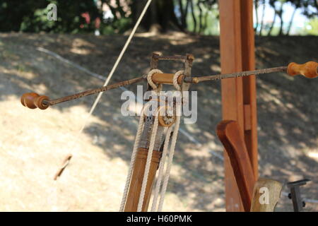 mittelalterliche hölzerne Armbrust in exibition Stockfoto