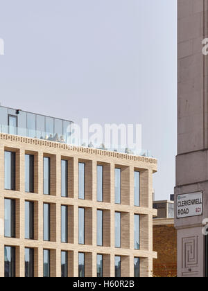 Tag Dachterrasse im Einsatz. Turnmill Gebäude, London, Vereinigtes Königreich. Architekt: Piercy & Unternehmen, 2015. Stockfoto