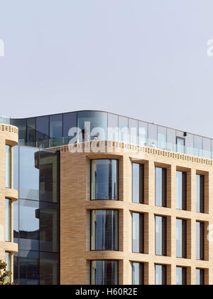 Tag Dachterrasse im Einsatz. Turnmill Gebäude, London, Vereinigtes Königreich. Architekt: Piercy & Unternehmen, 2015. Stockfoto