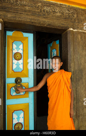 Mönch an Dhowa Felsentempel, Ella, Sri Lanka Stockfoto