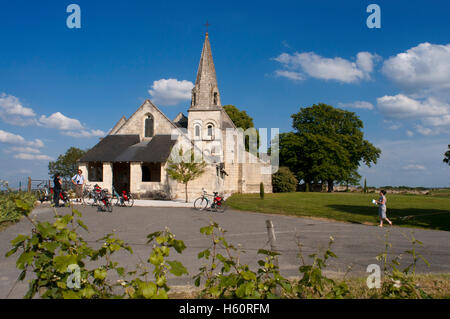 Eine kleine Kirche in der Radtour von Fontevraud, Saumur, Loire-Tal, Frankreich. Zwanzig Kilometer von Fahrrad von Fontevraud ein Stockfoto