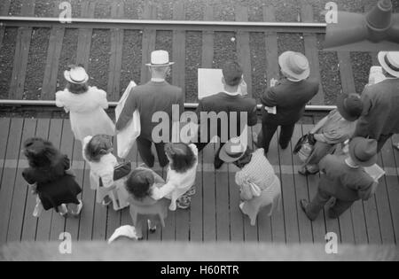 Pendler warten Süd-Zug, High Angle View, Chicago, Illinois, USA, John Vachon für Farm Security Administration, Juli 1941 Stockfoto