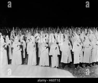 Ku Klux Klan-treffen in der Nacht, in der Nähe von Washington DC, USA, nationale Foto Company, März 1922 Stockfoto