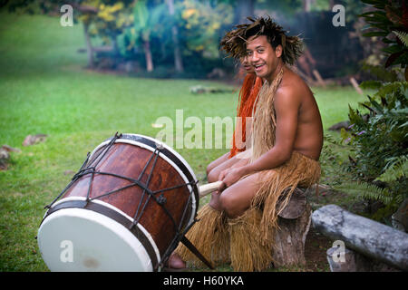 Rarotonga-Insel. Cook Island. Polynesien. Süd-Pazifik. Highland Paradies Kulturdorf. Zeigen Sie in traditionellen Polynesien Stockfoto