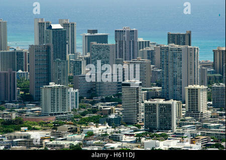 Blick auf Waikiki Touristengebiet in Honolulu, Hawaii Stockfoto