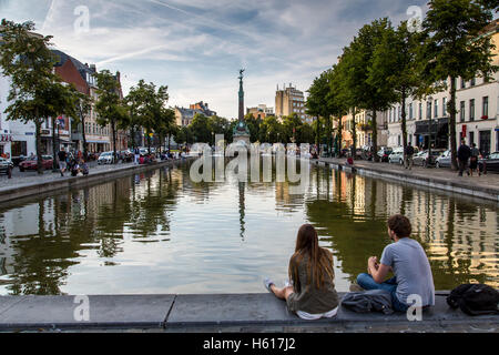 Restaurants, Bars, Cafés in das Szeneviertel Pub Viertel, Sainte Catherine am alten Fischmarkt, Brüssel, Belgien Stockfoto