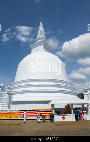 Stupa, Mahinyangana Raja Maha Vihara, Mahiyangana, Sri Lanka Stockfoto