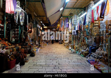 Souvenir-Shops auf dem Muristan-Markt in der Altstadt Christian Quarter Ost-Jerusalem Israel Stockfoto