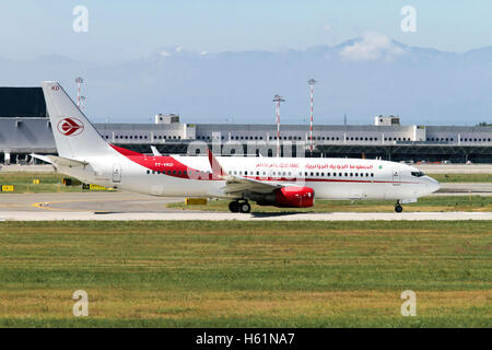 Air Algerie Boeing 737 Next Gen, am Flughafen Malpensa, Mailand, Italien Stockfoto