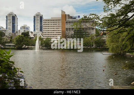 Stavanger, Norwegen - Juli 2016: Breiavatnet, der See in der Mitte der Stadt. Stockfoto