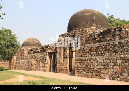 Alauddin Khilji's Madrasa, Qutb Minar Complex, Mehrauli Archaeological Park, Delhi, Indien, Indischer Subkontinent, Südasien Stockfoto