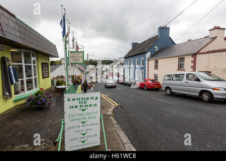 Kennedy Ardara, Fabrikverkauf Pullover Shop in Ardara, County Donegal, Irland Stockfoto