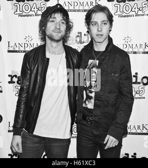 Bala Cynwyd, PA, USA. 21. Oktober 2016. Britische Alternative-Rock-Band Wels und die Bottlemen besuchen Sie Radio 1045 Stockfoto