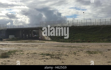 Generische Sicht auf die Migranten Dschungelcamp in Calais, Frankreich, als Pläne werden hergestellt, um die gesamte Site zu löschen. Stockfoto