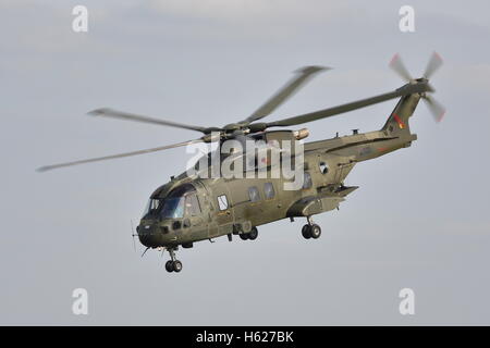 Royal Navy Agusta Westland EH101 Merlin 3 ZJ131 Hubschrauber bei Abingdon Luft & Land zeigen 2014 Stockfoto