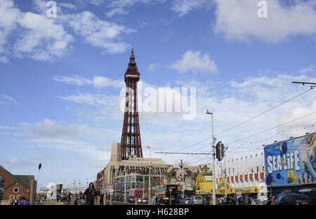 Blackpool Tower und touristische Attraktionen, Lancashire, UK Stockfoto