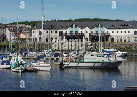 Blick auf die Boote Aberystwyth Hafen / Marina in Richtung Y Lanfa, Trefechen. Stockfoto