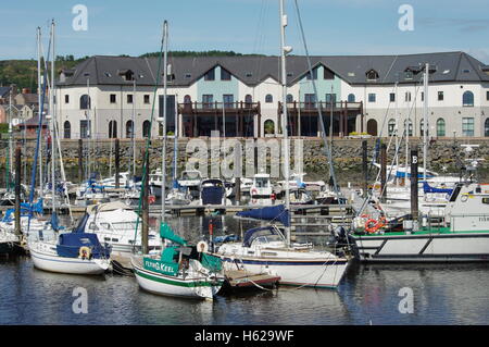 Blick auf die Boote Aberystwyth Hafen / Marina in Richtung Y Lanfa, Trefechen. Stockfoto