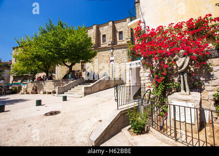 SARTÈNE, Korsika - 29. August 2016 - Stadt Zentrum von Sartène Altstadt mit Santa Maria Kirche, Korsika, Frankreich, Europa. Stockfoto