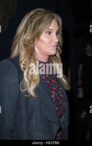 Los Angeles, Kalifornien, USA. 22. Oktober 2016. Caitlyn Jenner besucht der 15. jährlichen Königin USA Transgender Schönheitswettbewerb im Theater im Ace Hotel am 22. Oktober 2016 in Los Angeles, Kalifornien. Bildnachweis: Das Foto Zugang/Alamy Live-Nachrichten Stockfoto