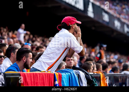 Valencia, Spanien. 22. Oktober 2016. Die Fans bei der La Liga Spiel zwischen Valencia CF und FC Barcelona im Mestalla am 22. Oktober 2016 in Valencia, Spanien. Bildnachweis: Christian Bertrand/Alamy Live-Nachrichten Stockfoto