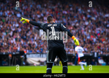 Valencia, Spanien. 22. Oktober 2016. Diego Alves spielt bei der La Liga-Spiel zwischen Valencia CF und FC Barcelona im Mestalla am 22. Oktober 2016 in Valencia, Spanien. Stockfoto