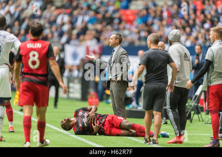 Vancouver, Kanada. 23. Oktober 2016. Fanendo Adi (9) der Portland Timbers am Boden nach verletzt. Vancouver Vs Portland, BC Place Stadium. Final Score Vancouver gewinnt 4: 1.  © Gerry Rousseau Stockfoto