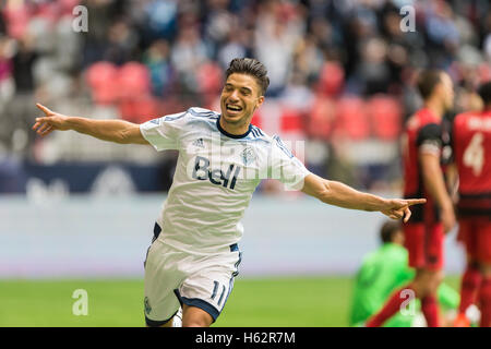 Vancouver, Kanada. 23. Oktober 2016. Nicolas Mezquida (11) der Vancouver Whitecaps feiert sein Ziel. Vancouver Vs Portland, BC Place Stadium.  Final Score Vancouver gewinnt 4: 1. © Gerry Rousseau Stockfoto