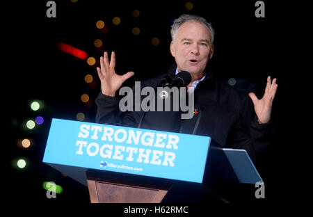 Philadelphia, PA, USA. 22. Oktober 2016. Tim Kaine Kampagnen für Vize-Präsident der Vereinigten Staaten an Universität von Pennsylvania am 22. Oktober 2016 in Philadelphia, Pennsylvania. © Dennis Van Tine/Medien Punch/Alamy Live-Nachrichten Stockfoto