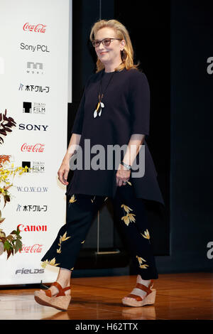 US-amerikanische Schauspielerin Meryl Streep besucht eine Pressekonferenz vor dem 29. Tokyo International Film Festival (TIFF) am 24. Oktober 2016, Tokio, Japan. Streep zählt zu den wichtigsten Gästen zur Eröffnungsfeier TIFF. Ihren neuesten Film '' Florence Foster Jenkins'' wird zum ersten Mal während des Festivals, das vom 25. Oktober bis zum 3. November läuft in Japan gezeigt. Credit: Rodrigo Reyes Marin/AFLO/Alamy Live News Stockfoto