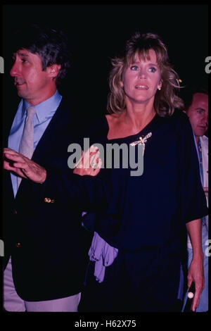 Hollywood, Kalifornien, USA; Schauspielerin JANE FONDA und Ehemann Politiker TOM HAYDEN werden in undatierten Foto angezeigt. (Michelson-Arroyo/Datum unbekannt) Obligatorische Credit: Foto von Michelson/ZUMA Press Stockfoto