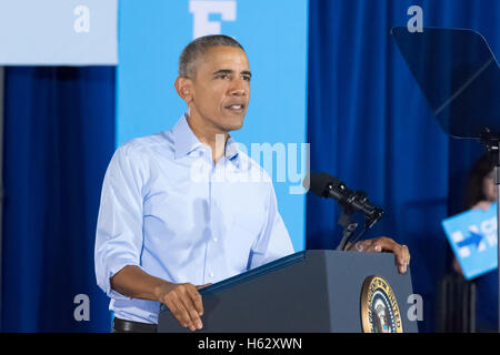 Las Vegas, Nevada, USA. 23. Oktober 2016. Präsident Obama Rallyes das Publikum bei der frühen stimmberechtigten Rallye am 23. Oktober 2016 an Cheyenne High School in North Las Vegas, NV. Bildnachweis: Das Foto Zugang/Alamy Live-Nachrichten Stockfoto