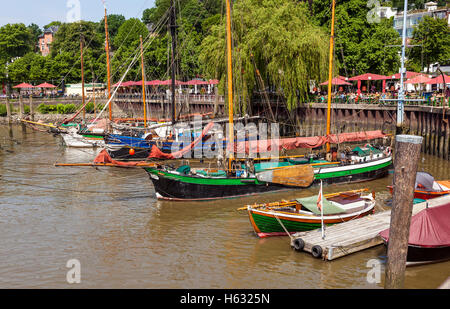 Historische Segelschiffe im Museum des Hamburger Hafens in Övelgönne Stockfoto