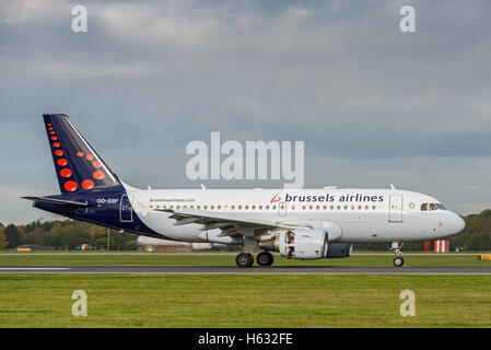 Airbus A319-111 Brüssel Airlines OO-SSF Manchester Flughafen England Uk, Abreise. Stockfoto