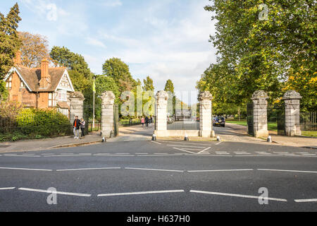 Dulwich Park, Old College Tor in Dulwich Dorf, Southwark, London, England, Vereinigtes Königreich Stockfoto