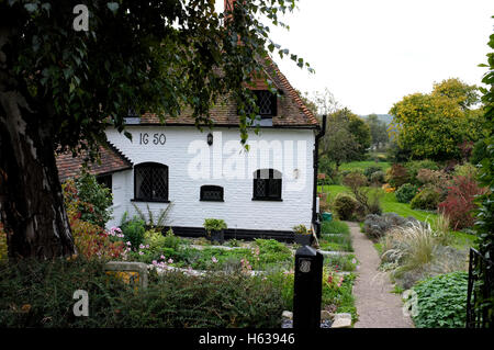 Aufgeführten Tudor Cottage in Dorf westbere East Kent uk Oktober 2016 Stockfoto