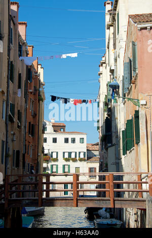 Große Häuser im ursprünglichen jüdischen Ghetto in Venedig, Italien Stockfoto