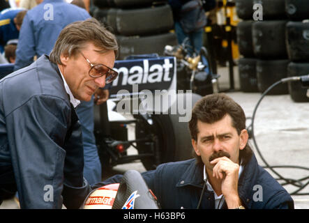 Gordon Murray und Bernie Ecclestone der 1980er Jahre Stockfoto