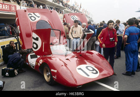 19 Chris Amon Ferrari 312P Berlinetta schied Le Mans 15. Juni 1969 Stockfoto