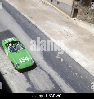 15. bei der Targa Florio fertig 154 Rauno Aaltonen und Clive Baker in ein Austin Healey Sprite 9. Mai 1965 Stockfoto