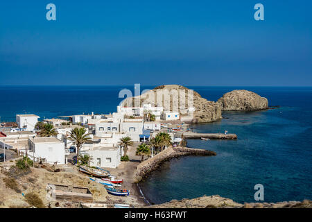 Ansicht von Isleta del Moro, ein malerisches Städtchen in Cabo de Gata Nationalpark Region Almeria, Spanien Stockfoto