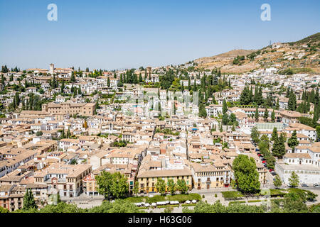 Panoramablick auf die Albaycin (Albaicin, Albayzín, Albaicín), einem alten muslimischen Viertel in Granada, Spanien Stockfoto