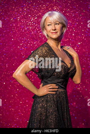 London, Großbritannien - Mai 2016: Helen Mirrens Wachsfigur bei Madame Tussauds Museum Stockfoto