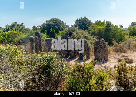 Verlassene und vergessene prähistorische Stätte in den Hügeln von Corsica - 2 Stockfoto