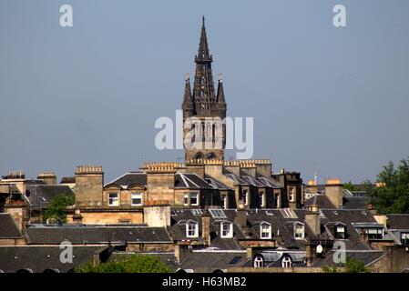 Universität Glasgow Uhrturm Herren über die Dächer und Schornstein von Glasgow Stockfoto