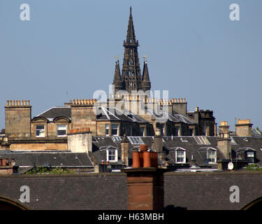 Universität Glasgow Uhrturm Herren über die Dächer und Schornstein von Glasgow Stockfoto