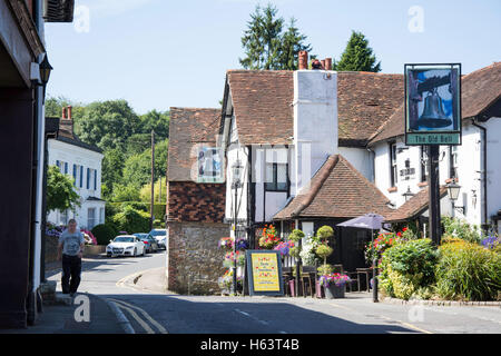 15. Jahrhundert The Old Bell Pub, High Street, alte Oxted, Oxted, Surrey, England, Vereinigtes Königreich Stockfoto