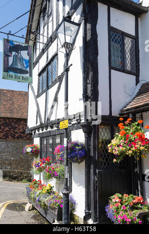 15. Jahrhundert The Old Bell Pub, High Street, alte Oxted, Oxted, Surrey, England, Vereinigtes Königreich Stockfoto