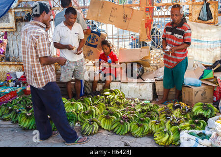 Bananen in einem Marktstand. Stockfoto